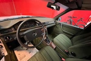 Mercedes-200D-1987-(4)