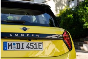 Mini-Cooper-E-Classic-32