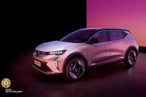 Scenic-E-Tech-electric-voted-The-Car-of-the-Year-2024