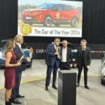 Scenic-E-Tech-electric-voted-The-Car-of-the-Year-2024-b