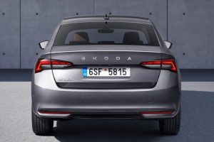 Skoda-Octavia-2024-(5)