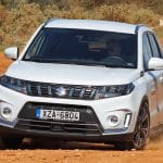 Suzuki-Vitara-off-road-strofi