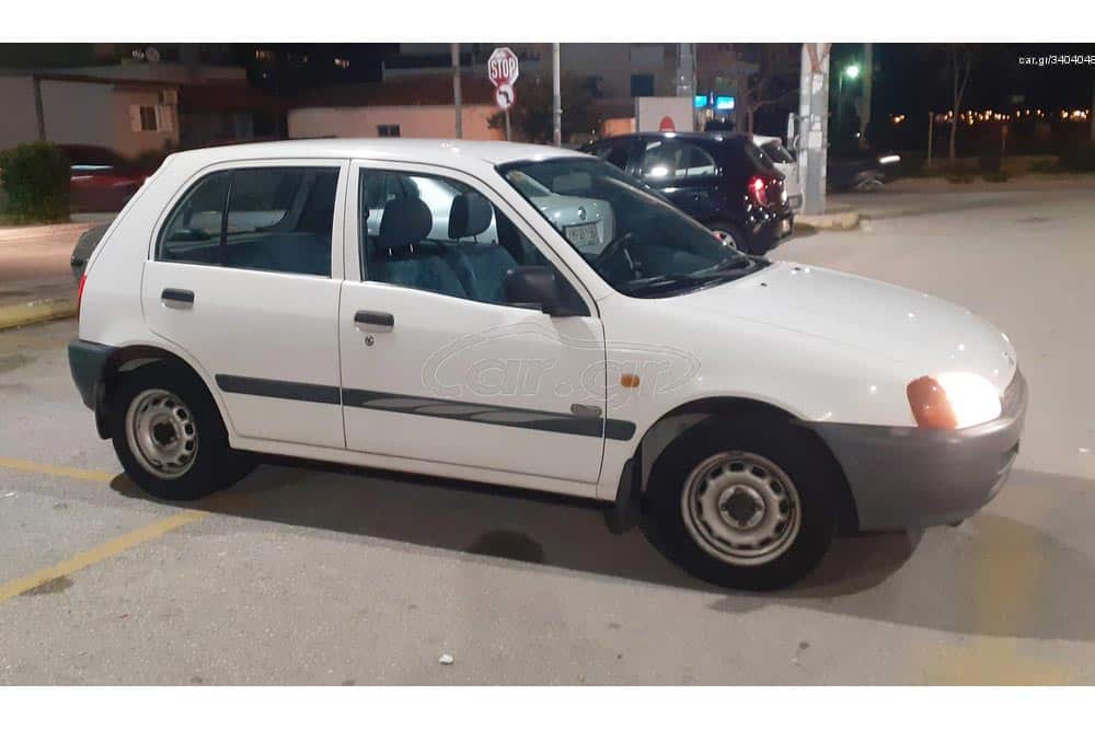 https://autogreeknews.gr/wp-content/uploads/2024/02/Toyota-Starlet-1998-4.jpg