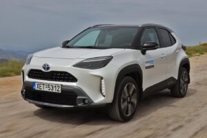 Toyota-Yaris-Cross-kinisi