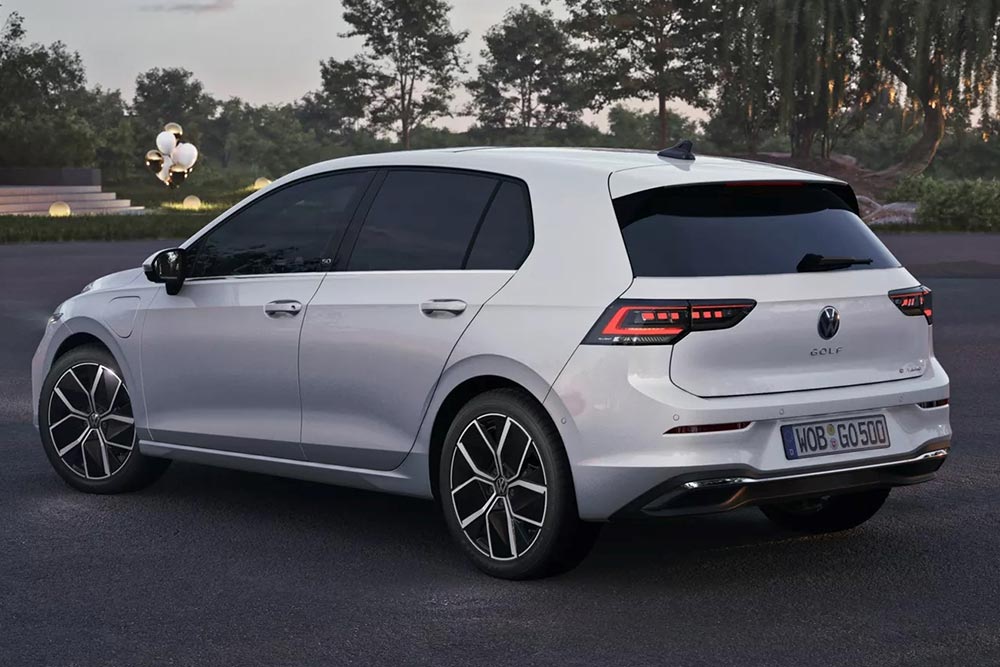 https://autogreeknews.gr/wp-content/uploads/2024/02/VW-Golf-Edition-50-7.jpg