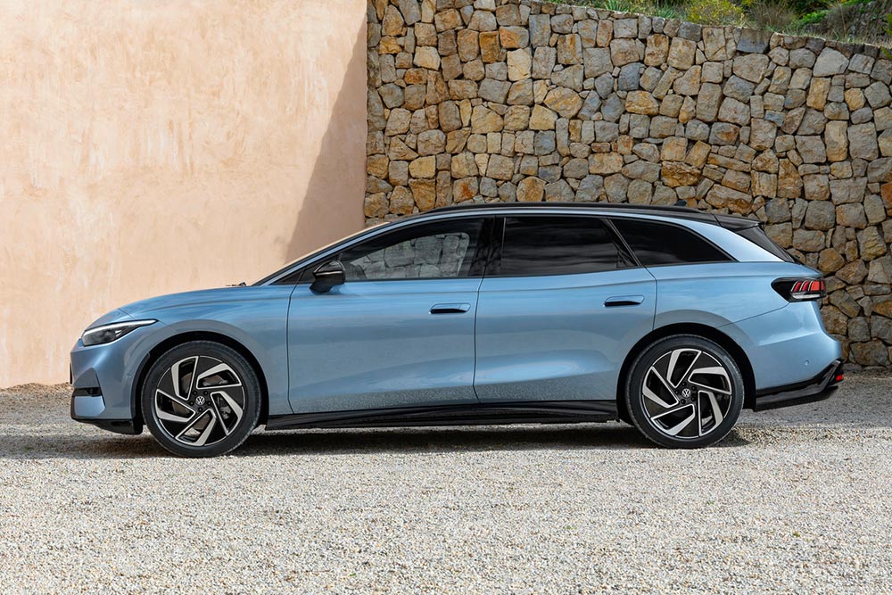 https://autogreeknews.gr/wp-content/uploads/2024/02/VW-ID.7-Tourer-13.jpg