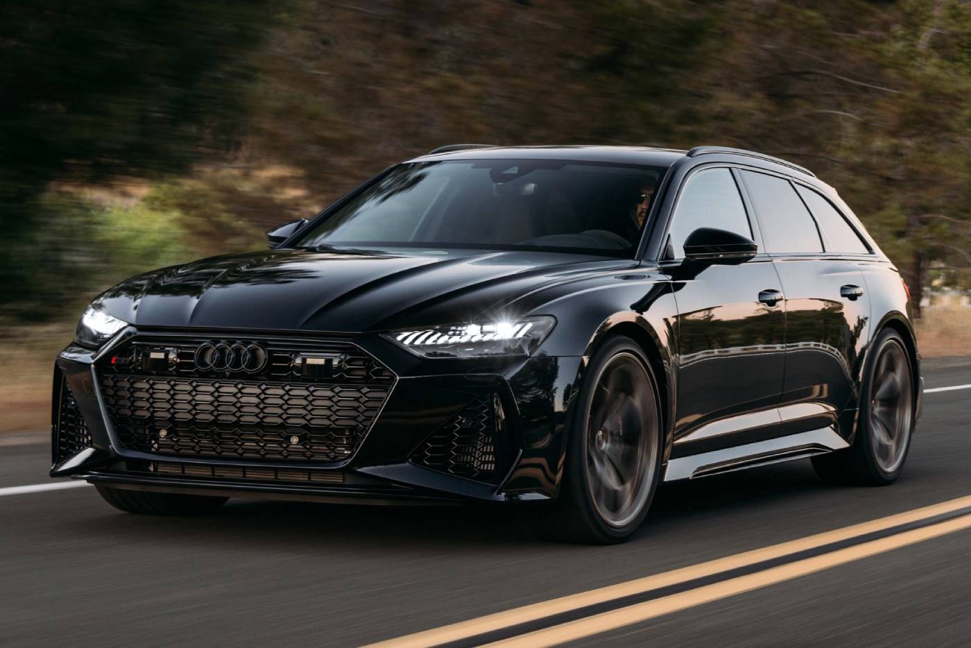 Audi: «Έρχονται κι άλλα καυτά RS Avant»