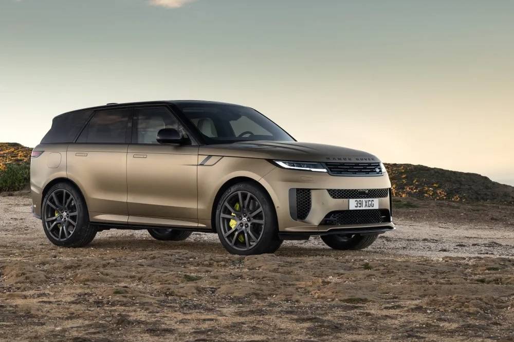 https://autogreeknews.gr/wp-content/uploads/2024/02/range-rover-sv-review.jpg