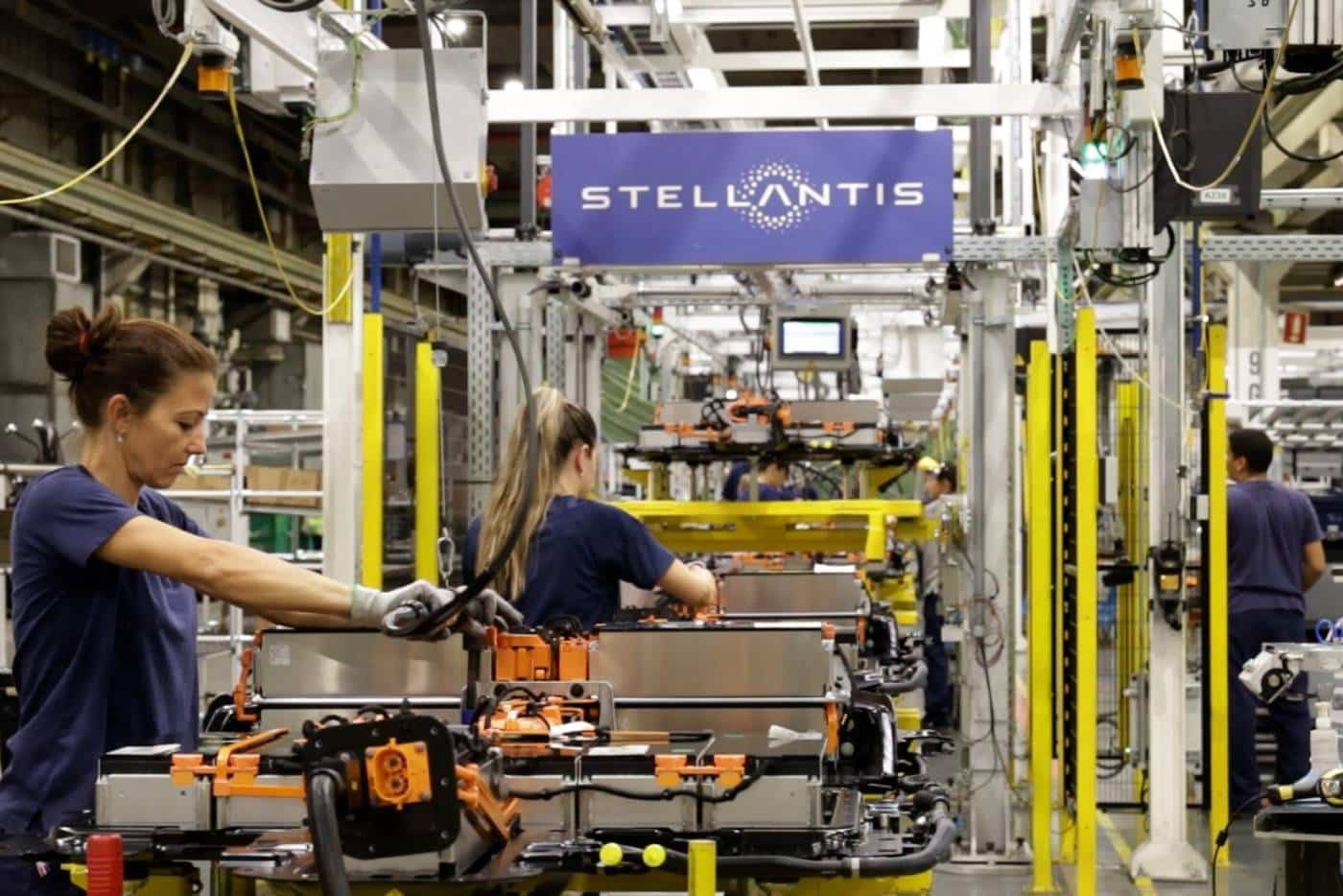 Μπόνους-μαμούθ 1,9 δις ευρώ η Stellantis στους εργαζομένους της