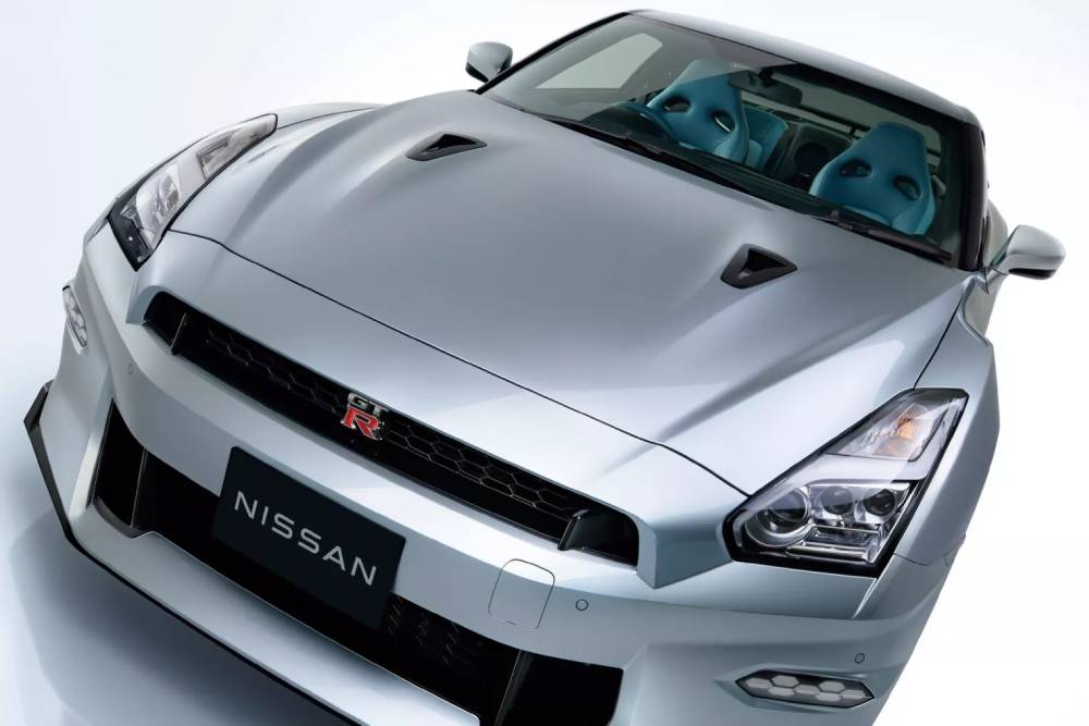 https://autogreeknews.gr/wp-content/uploads/2024/03/2025-Nissan-GT-R-Japan-3-2048x1024-1.jpg