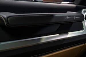 2025-mercedes-benz-g550 (13)