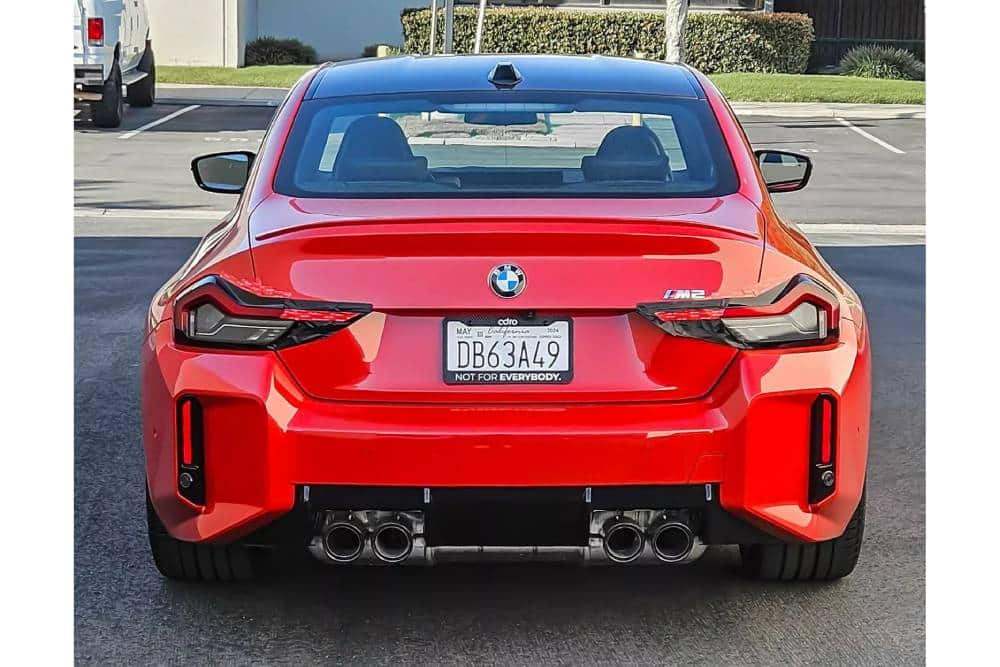 https://autogreeknews.gr/wp-content/uploads/2024/03/BMW-M2-Duct-Tape-Fix-4.jpg