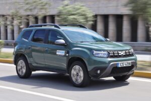 Dacia-Duster-2023-kinisi