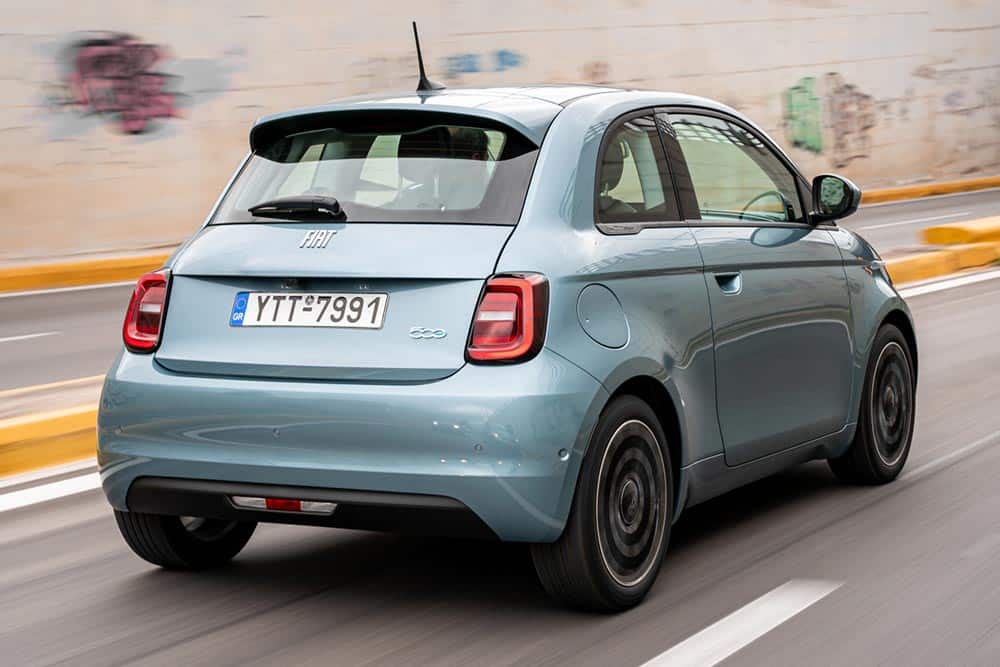 https://autogreeknews.gr/wp-content/uploads/2024/03/Fiat-500e-3.jpeg