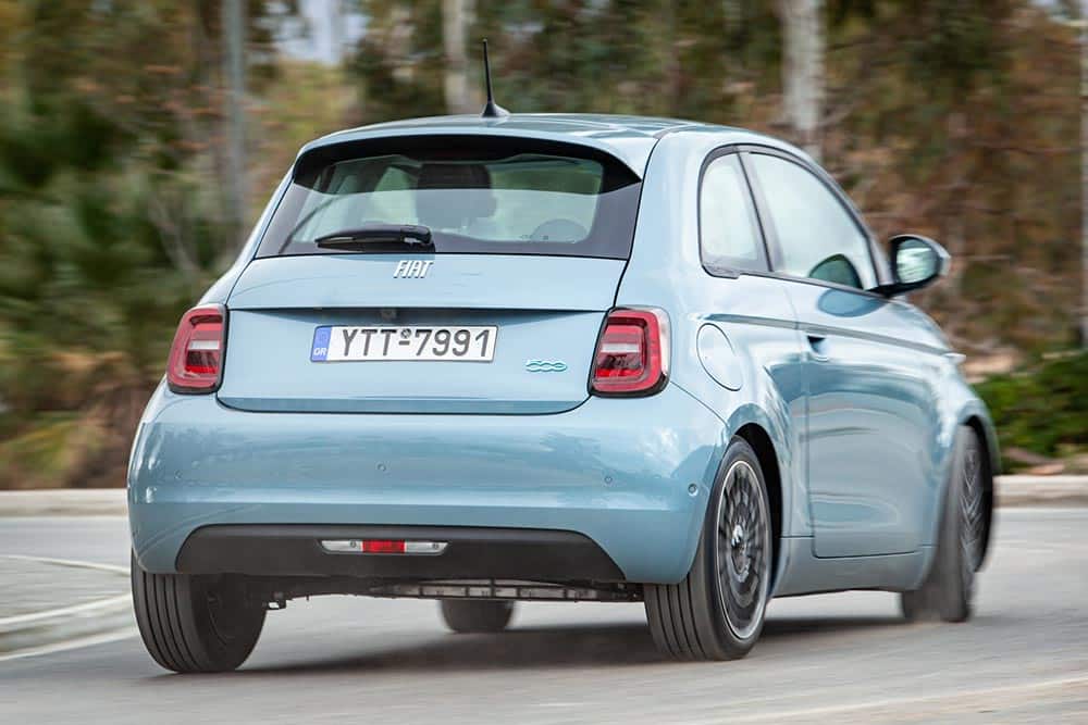 https://autogreeknews.gr/wp-content/uploads/2024/03/Fiat-500e-4.jpeg