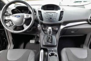 Ford-Kuga-2015-CarCenter-(2)