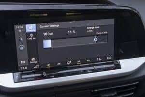 Ford-Tourneo-Connect-PHEV-(11)