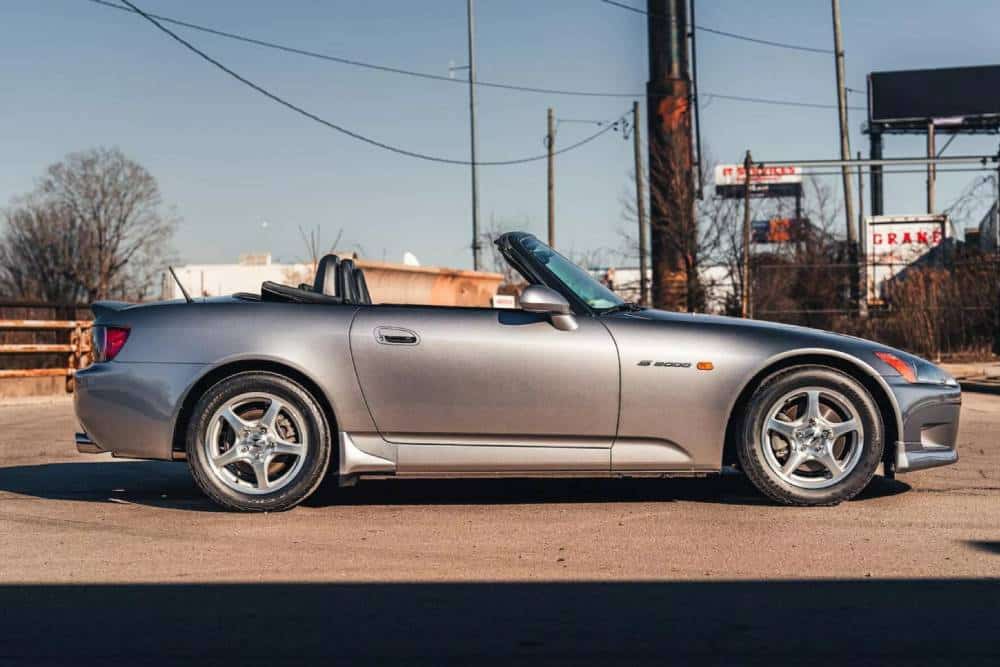 https://autogreeknews.gr/wp-content/uploads/2024/03/Honda-S2000-950-miles-Cars-and-Bids-00002-2048x136-1.jpg