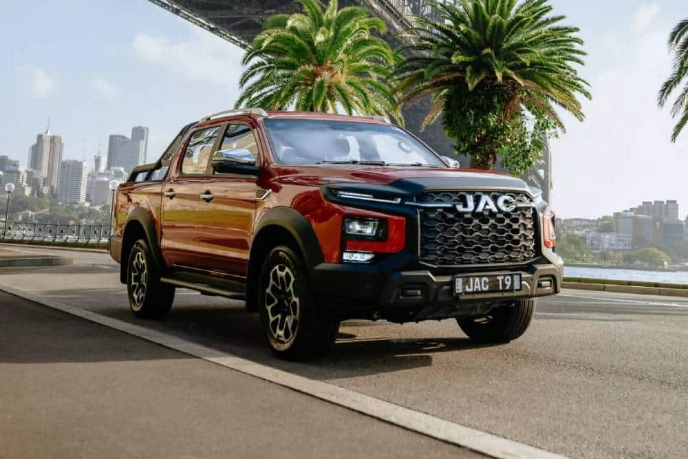https://autogreeknews.gr/wp-content/uploads/2024/03/JAC-T9-Australia-5-2048x1366-1.jpg