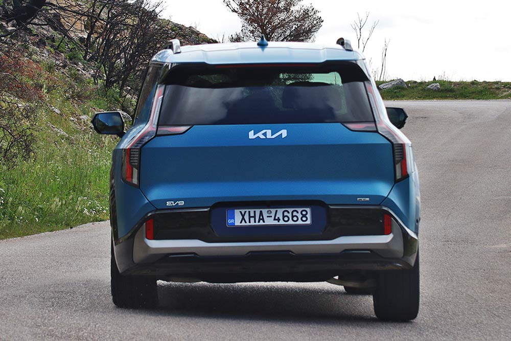 https://autogreeknews.gr/wp-content/uploads/2024/03/Kia-EV9-GT-Line-384-PS-13.jpg