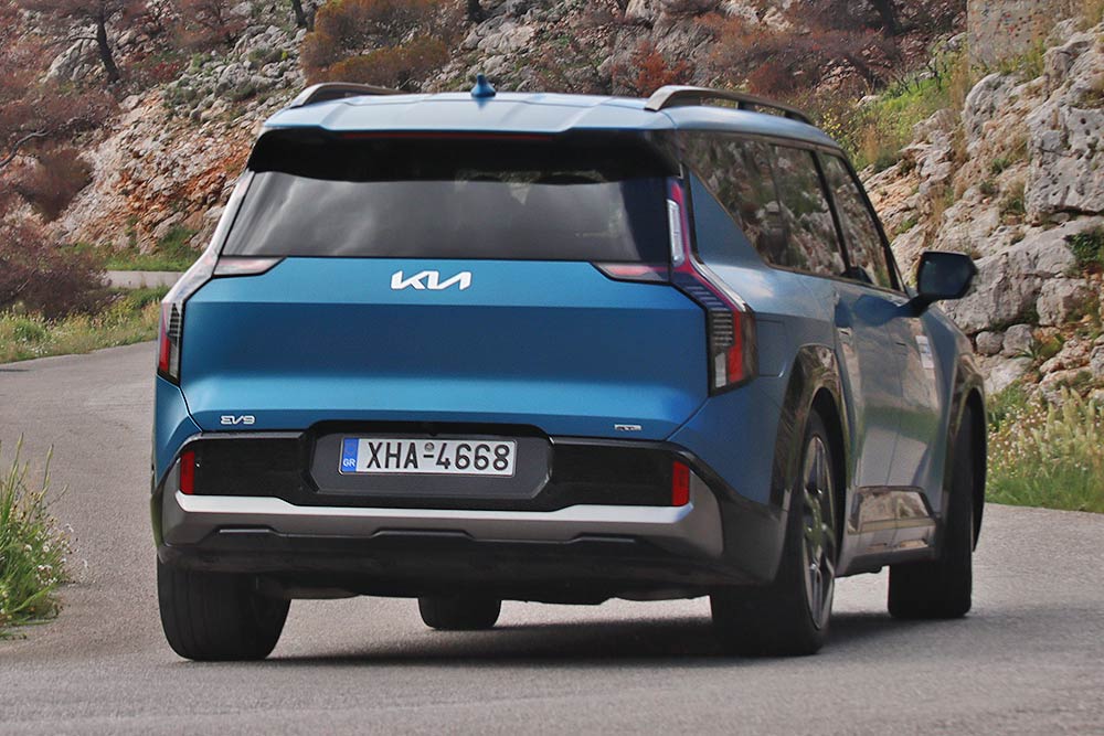 https://autogreeknews.gr/wp-content/uploads/2024/03/Kia-EV9-GT-Line-384-PS-14.jpg