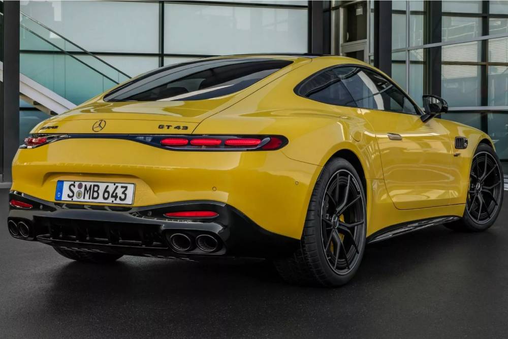 https://autogreeknews.gr/wp-content/uploads/2024/03/Mercedes-AMG-GT-43-Coupe-5s-2048x1152-1.jpg