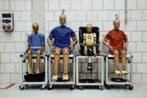 Mercedes-Benz-Crash-Dummies-(2)