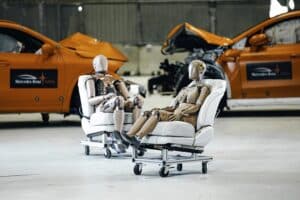Mercedes-Benz-Crash-Dummies-(6)