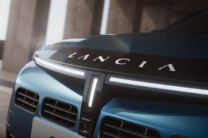 NewLANCIAYPSILONEDIZIONELIMITATACASSINAMHEV (9)