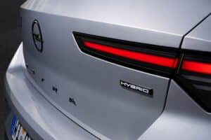 Opel Astra 1.2 Hybrid (2)