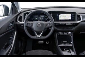 Opel-Grandland-1.2-Hybrid-tablo