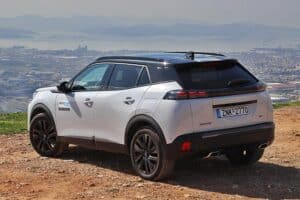 Peugeot-2008-1.2-130-AT8-GT-(2)