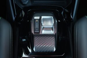 Peugeot-2008-1.2-130-AT8-GT-(22)