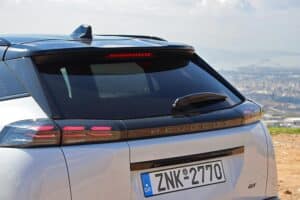 Peugeot-2008-1.2-130-AT8-GT-(3)