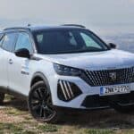 Peugeot-2008-1.2-130-AT8-GT-(4)