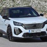 Peugeot-2008-1.2-130-AT8-GT-(6)