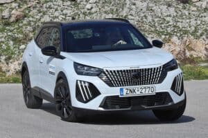 Peugeot-2008-1.2-130-AT8-GT-(6)