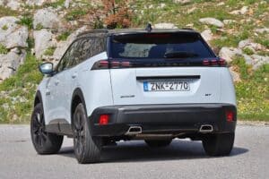 Peugeot-2008-1.2-130-AT8-GT-(7)