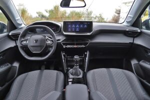 Peugeot-208-1.2-PureTech-100-facelift-(13)