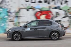 Peugeot-208-1.2-PureTech-100-facelift-(25)