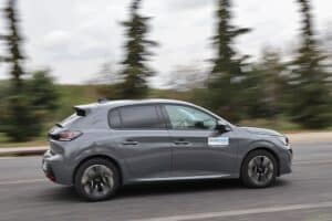 Peugeot-208-1.2-PureTech-100-facelift-(3)