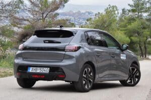 Peugeot-208-1.2-PureTech-100-facelift-(6)