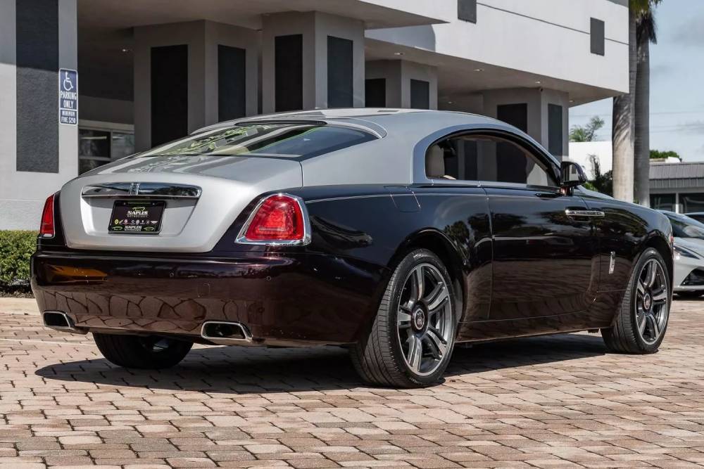 https://autogreeknews.gr/wp-content/uploads/2024/03/Rolls-Royce-Wraith-8.jpg