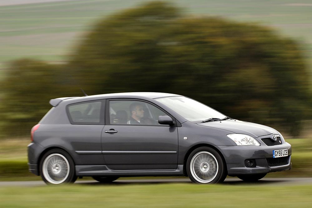 https://autogreeknews.gr/wp-content/uploads/2024/03/Toyota-Corolla-Compressor-2005-uk-1.jpg
