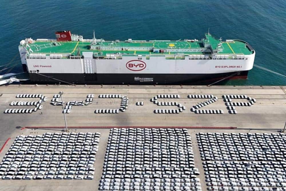 https://autogreeknews.gr/wp-content/uploads/2024/03/byd-cargo-ship-explorer-no1.jpg