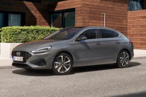 hyundai-i30-fastback-0324-02