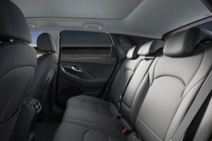 hyundai-i30-fastback-interior-0324-03
