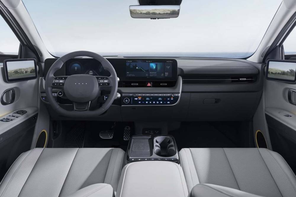 https://autogreeknews.gr/wp-content/uploads/2024/03/hyundai-ioniq-5-2024-gli-interni.jpg