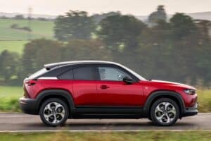 mazda_mx-30_r-ev_2023_ger_makoto_src_act_028