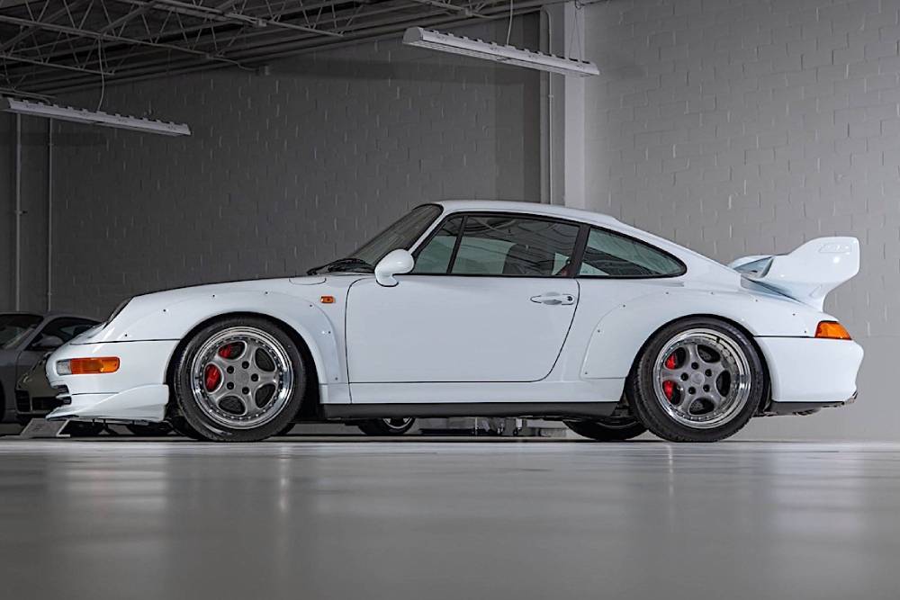 https://autogreeknews.gr/wp-content/uploads/2024/03/rare-japan-spec-1997-porsche-911-gt2-could-be-an-i-1.jpg